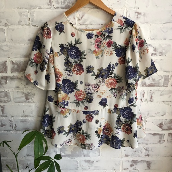 Kimchi Blue Floral Top - Picture 4 of 4